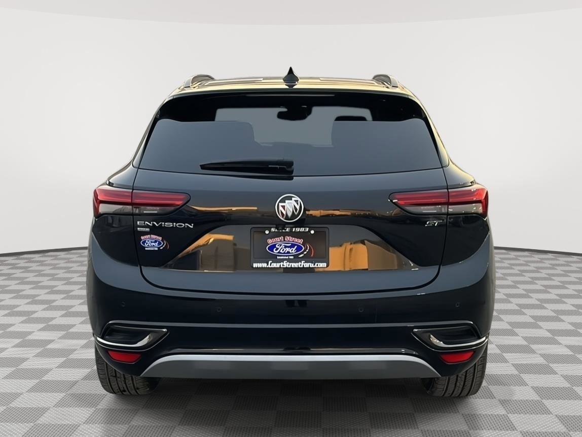 Used 2023 Buick Envision Essence w/ Sport Touring Package image 4