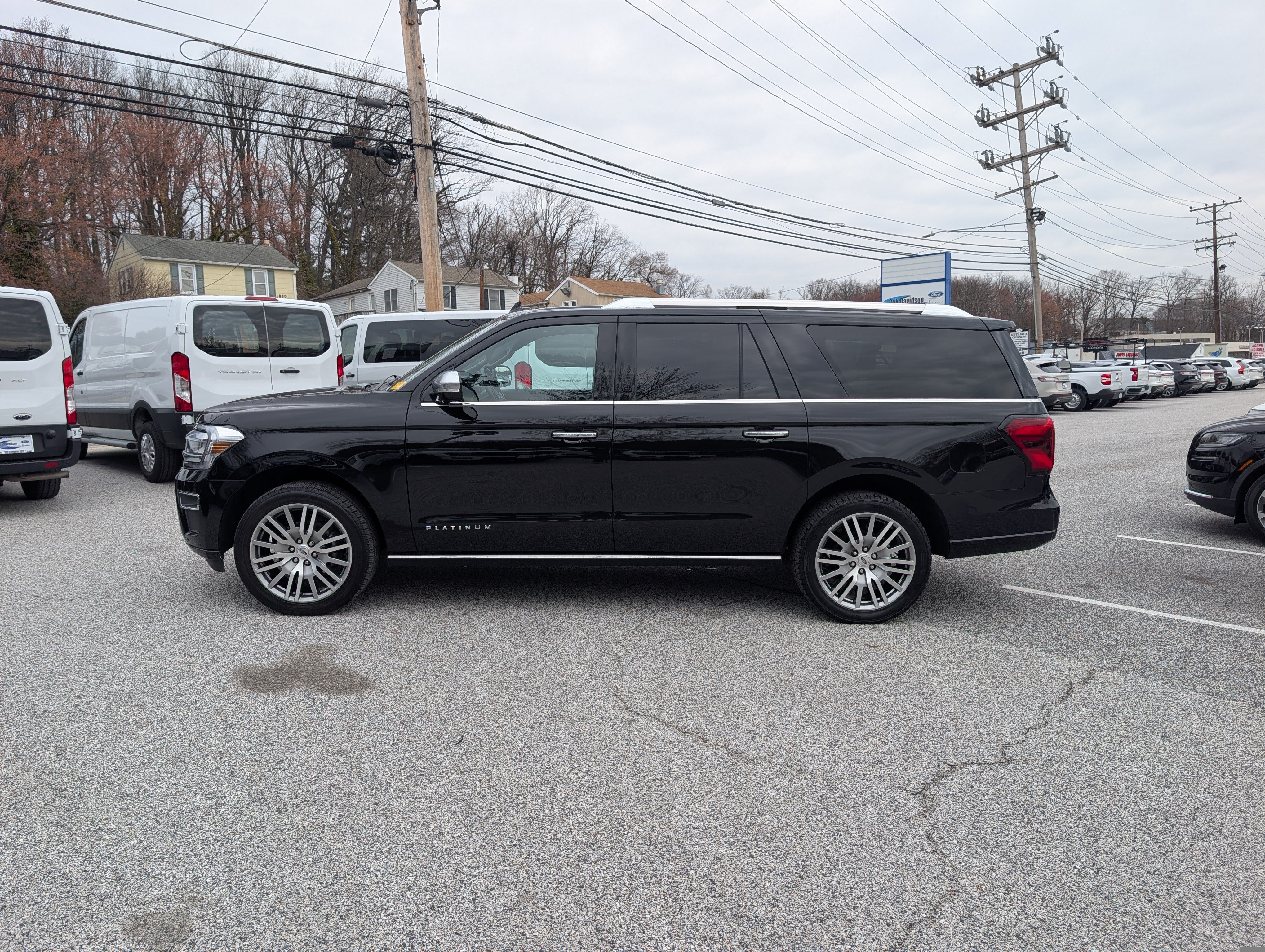Certified 2023 Ford Expedition Max Platinum AWD/4WD image 3