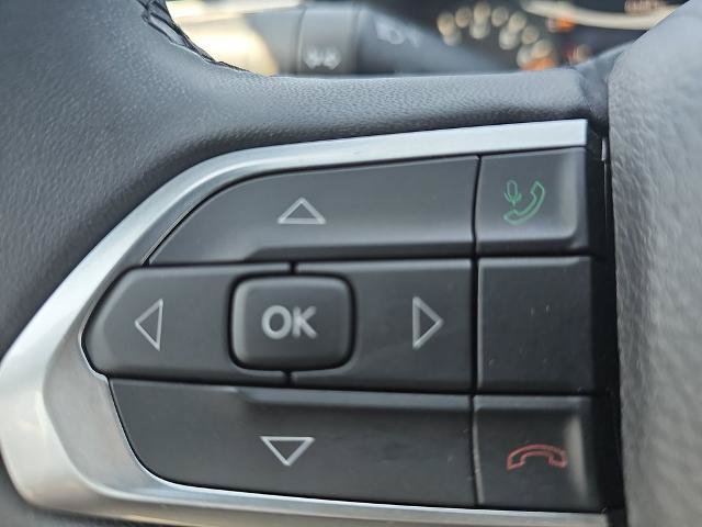 Used 2024 Jeep Compass Latitude AWD/4WD image 16