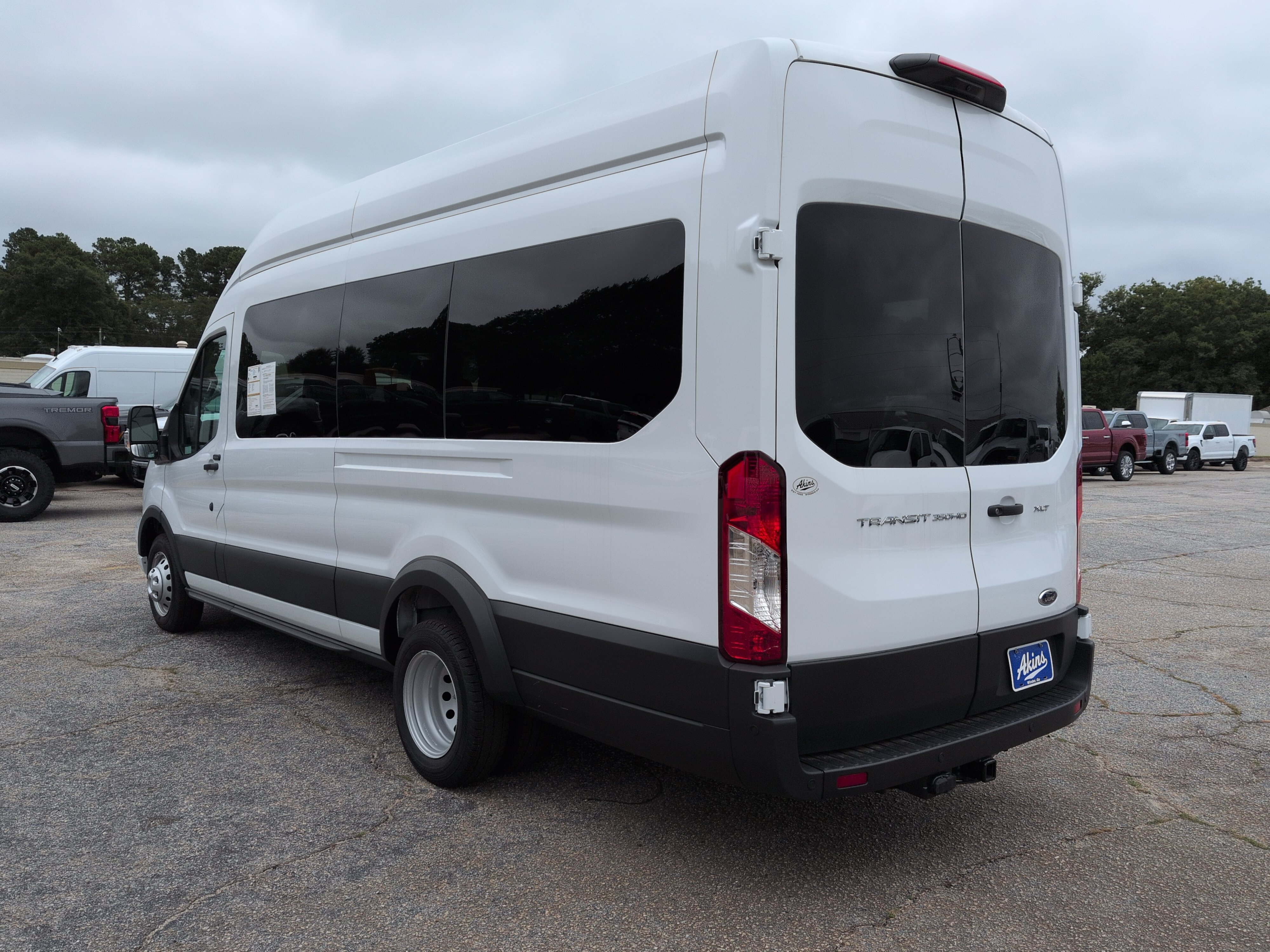 Certified 2025 Ford Transit 350 XLT RWD image 5