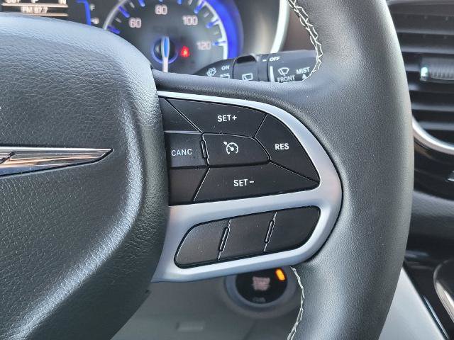 Used 2023 Chrysler Voyager LX FWD image 26