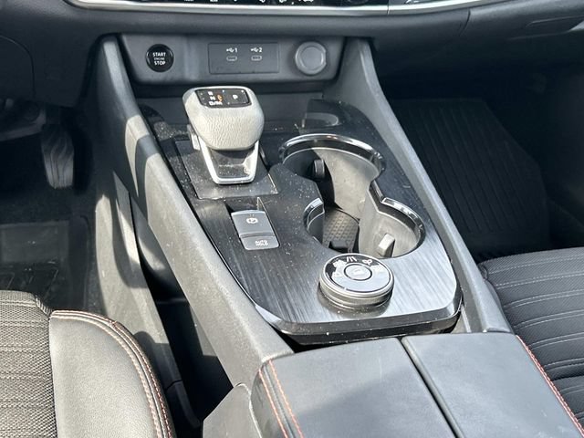 Used 2025 Nissan Rogue SV AWD/4WD image 17