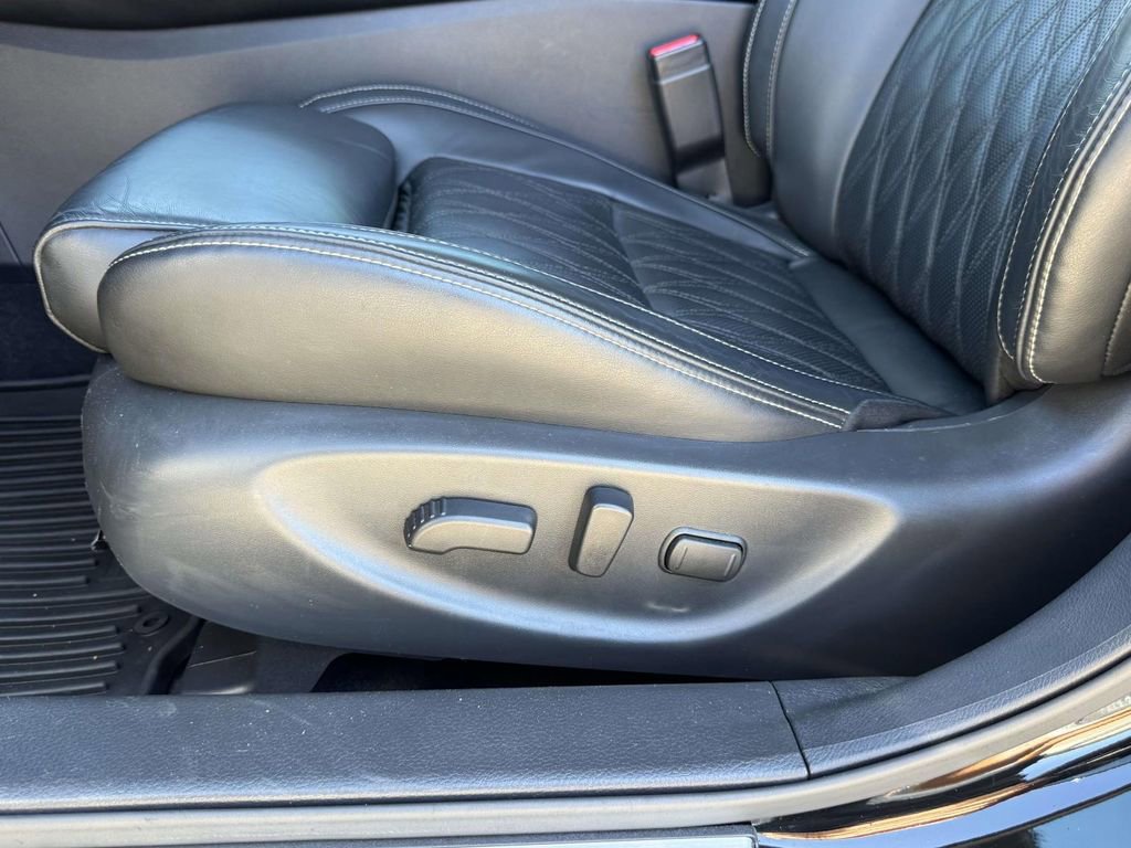 Used 2023 Nissan Maxima Platinum w/ Sport Mat Group FWD image 18