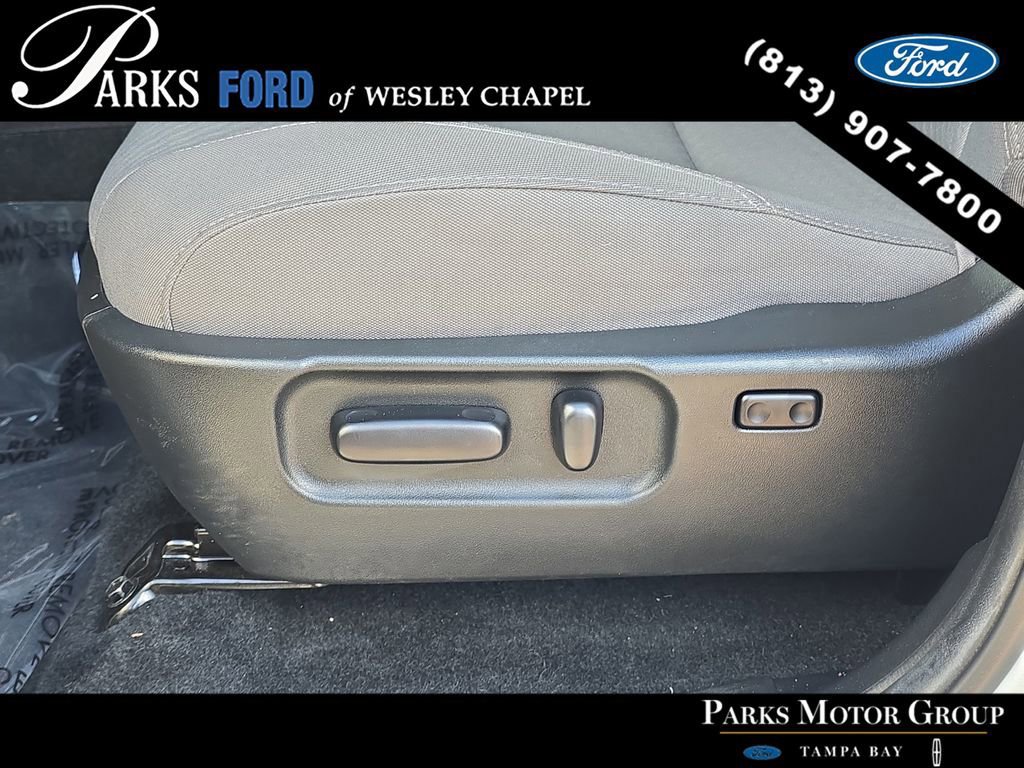 Used 2023 Toyota Tacoma SR5 w/ Technology Package image 18