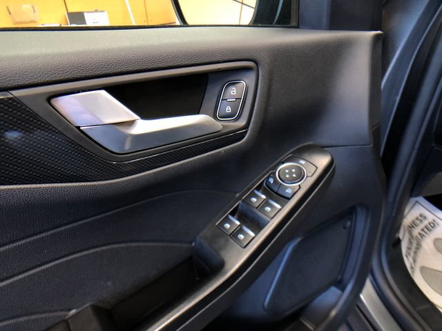 Certified 2025 Ford Escape ST-Line AWD/4WD image 12