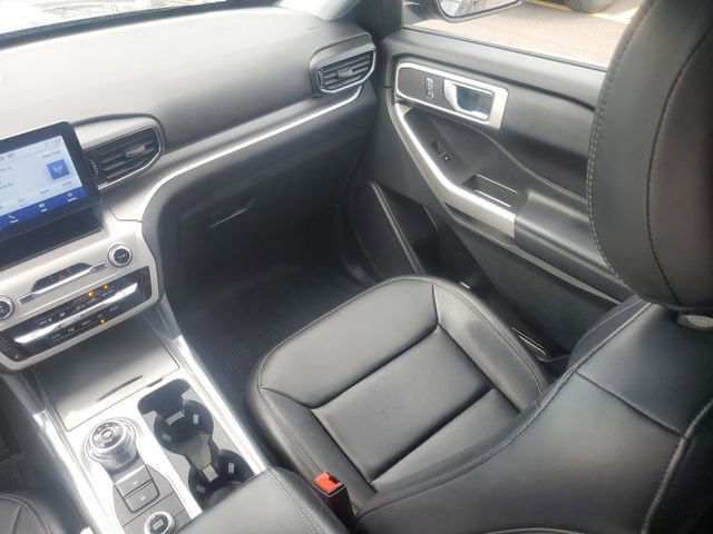 Certified 2023 Ford Explorer XLT w/ Equipment Group 202A AWD/4WD image 30