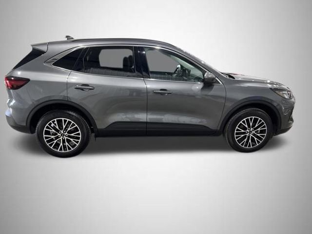 Certified 2025 Ford Escape SE w/ Class II Trailer Tow Package image 6