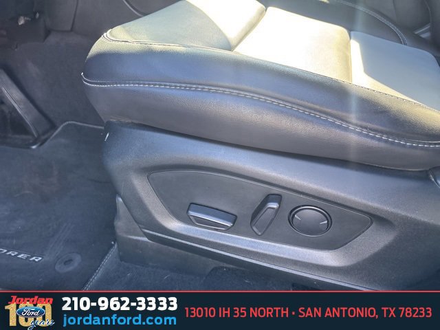 Certified 2022 Ford Explorer XLT w/ Equipment Group 202A image 15