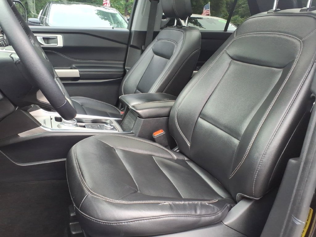 Certified 2021 Ford Explorer XLT w/ Equipment Group 202A AWD/4WD image 15