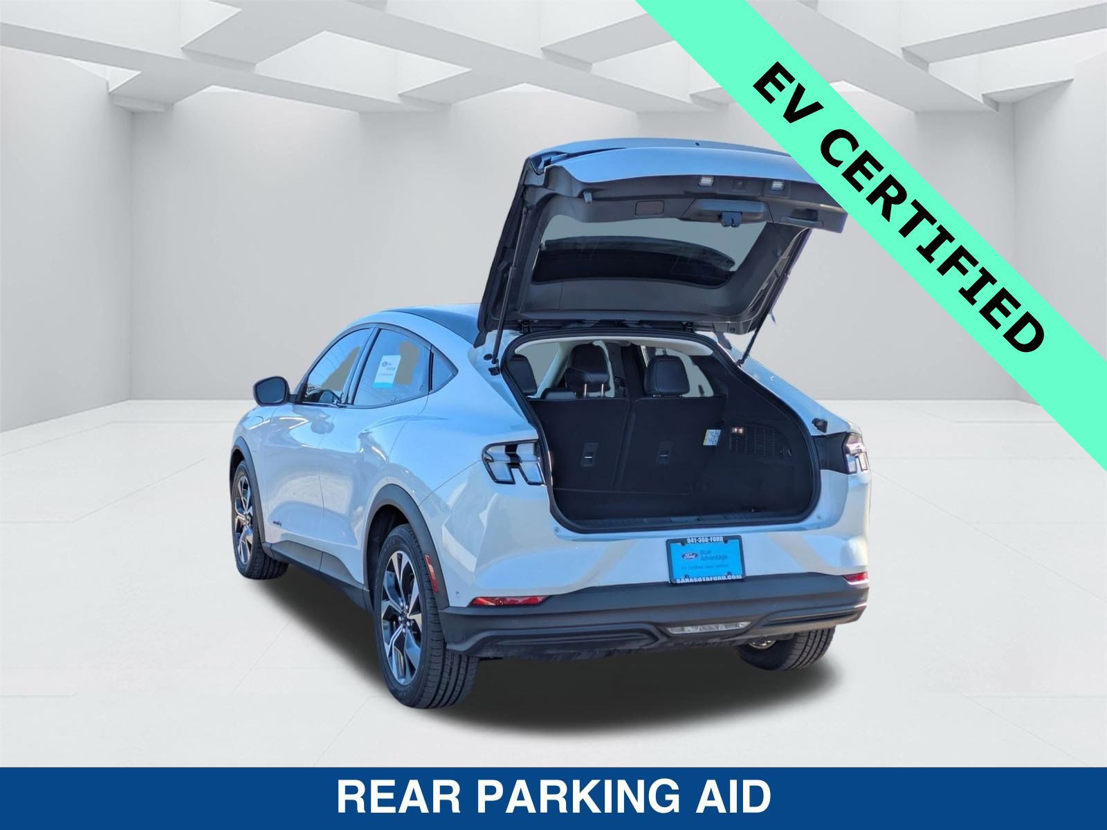 Certified 2024 Ford Mustang Mach-E Select image 3