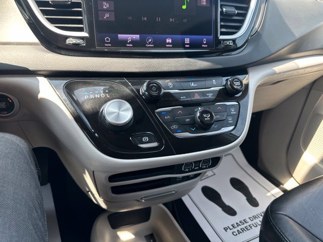 Used 2022 Chrysler Pacifica Touring-L FWD image 36