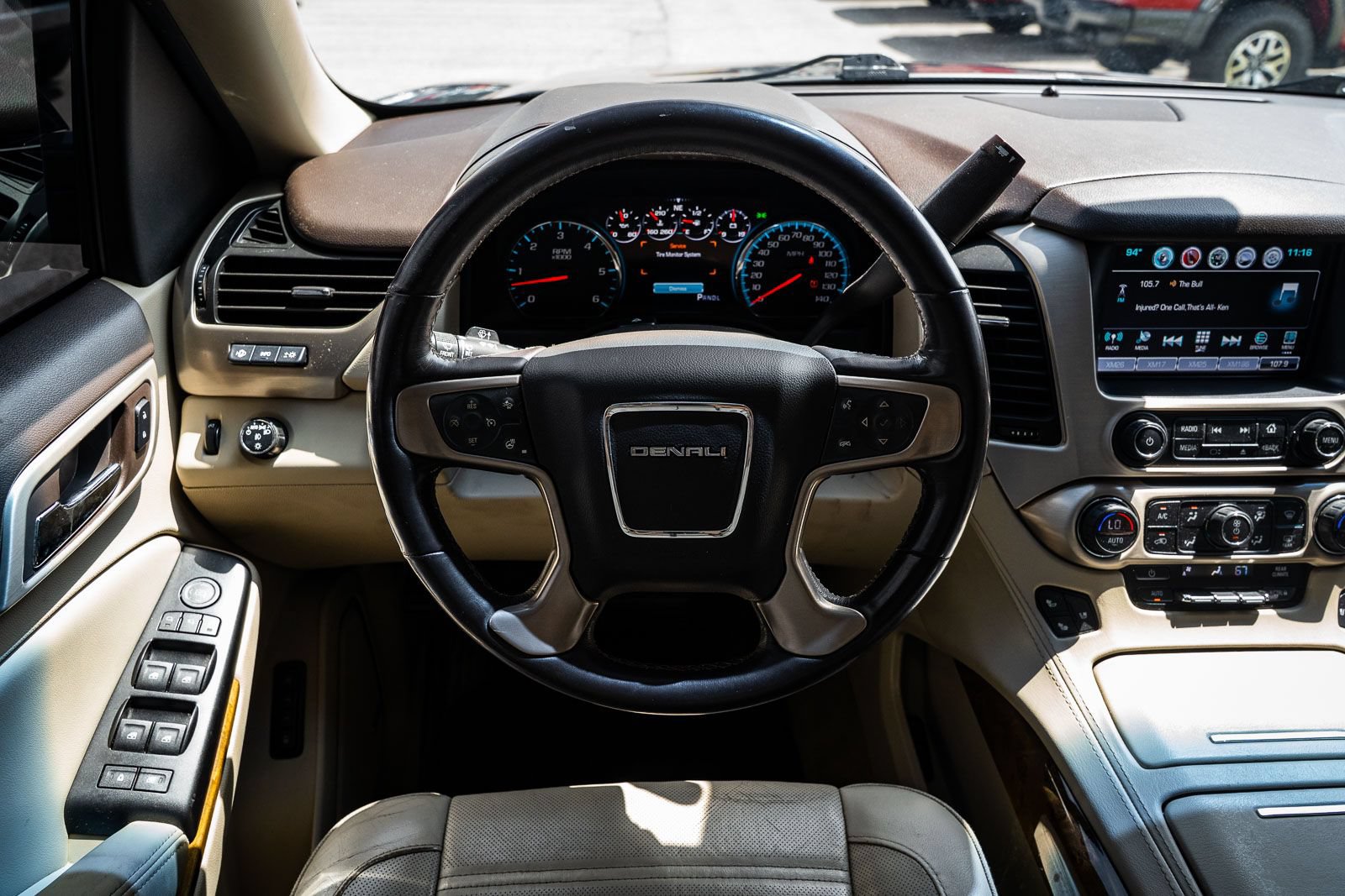 Used 2017 GMC Yukon Denali w/ Open Road Package RWD image 24