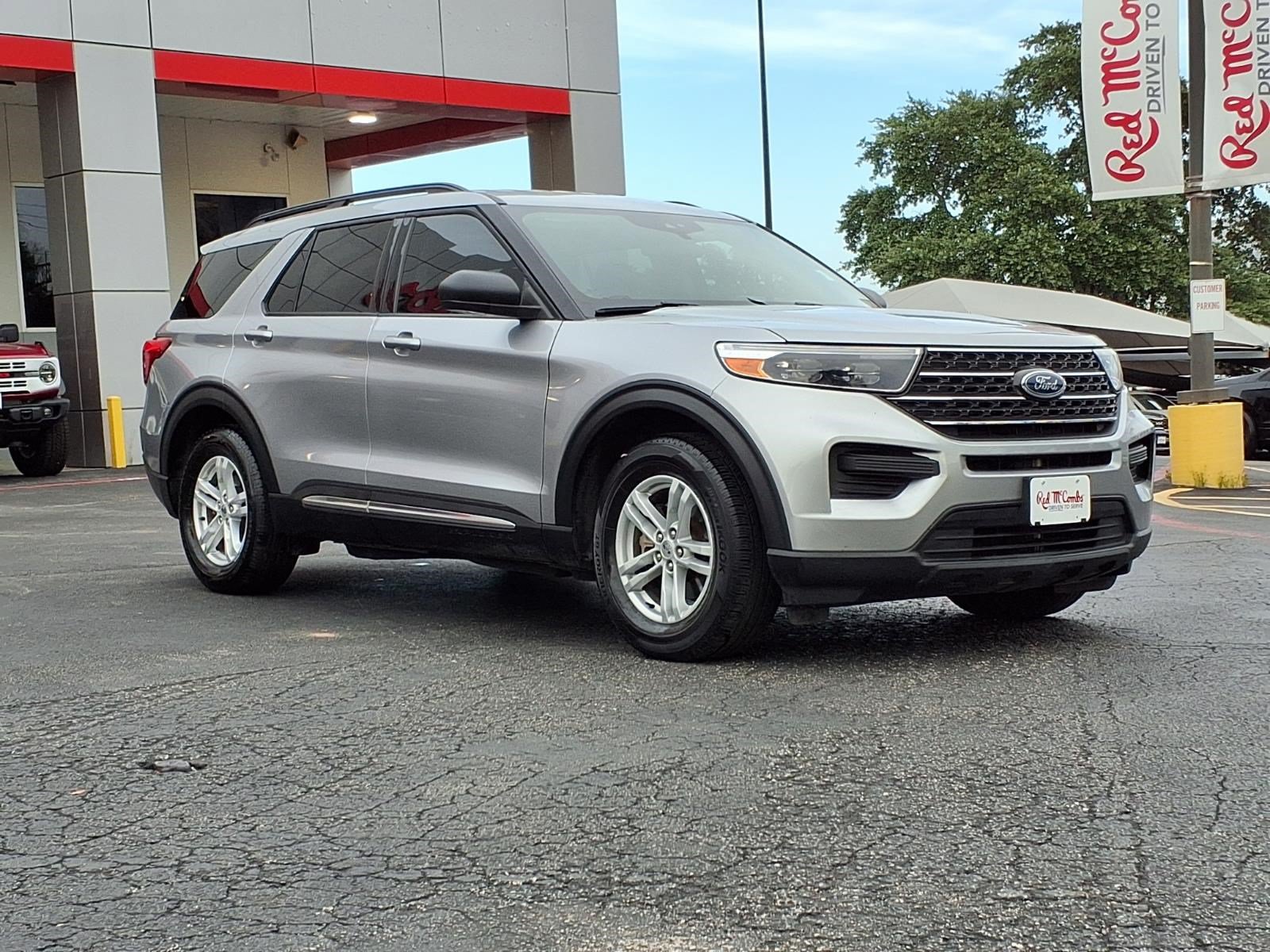 Certified 2024 Ford Explorer XLT RWD image 4