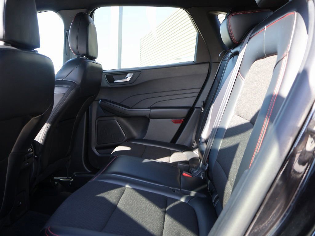 Certified 2025 Ford Escape ST-Line AWD/4WD image 18
