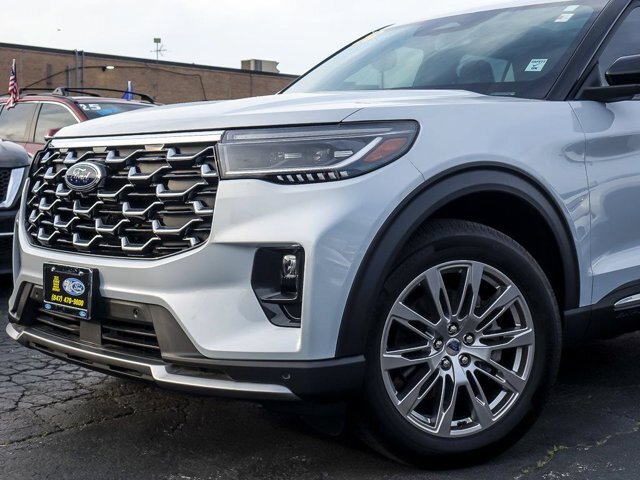 Certified 2026 Ford Explorer Platinum AWD/4WD image 3