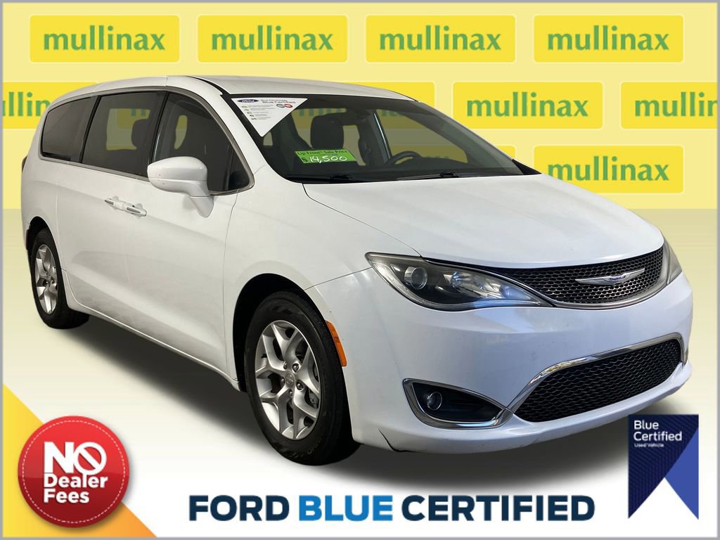 Used 2019 Chrysler Pacifica Touring Plus w/ Tire & Wheel Group image 7