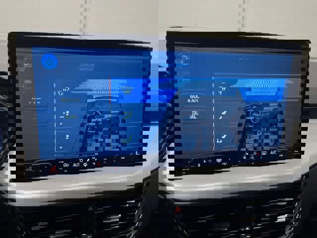 Certified 2025 Ford Escape Platinum image 32