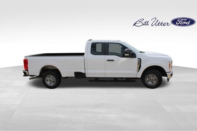Certified 2024 Ford F250 XL w/ XL Chrome Package RWD image 4