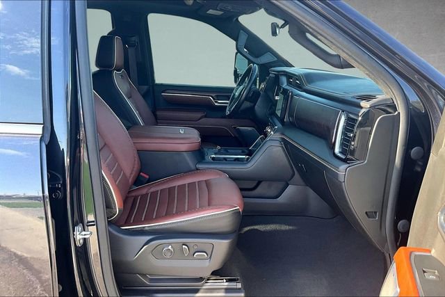 Used 2024 GMC Sierra 2500 Denali Ultimate w/ Snow Plow Prep/Camper Package image 7