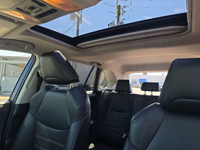 Used 2020 Toyota RAV4 XLE Premium AWD/4WD image 21