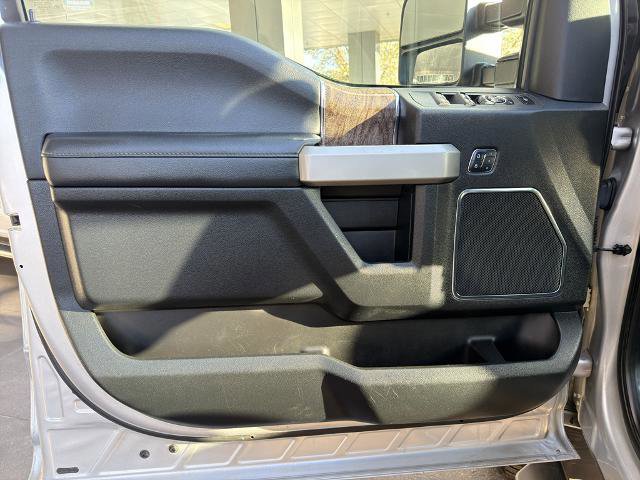 Certified 2017 Ford F350 Lariat w/ Camper Package image 20