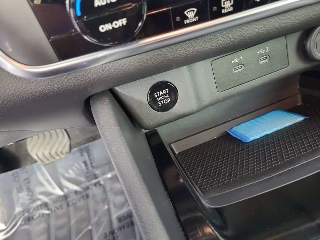 Used 2025 Nissan Rogue SV FWD image 14