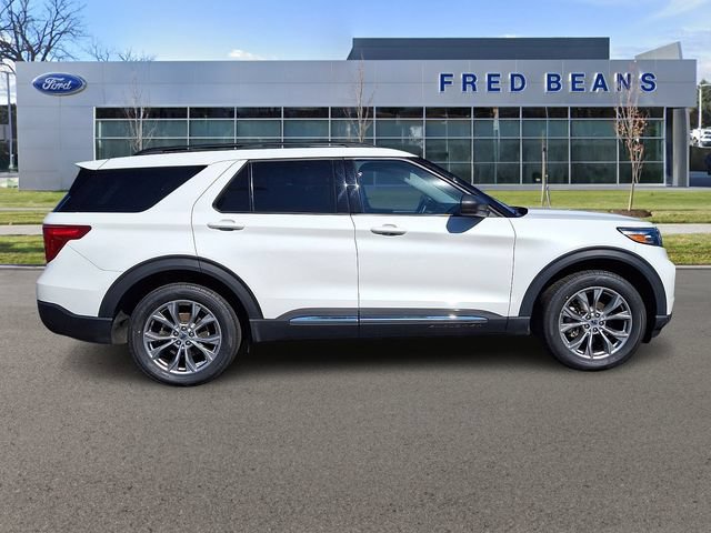 Certified 2022 Ford Explorer XLT w/ Equipment Group 202A AWD/4WD image 9