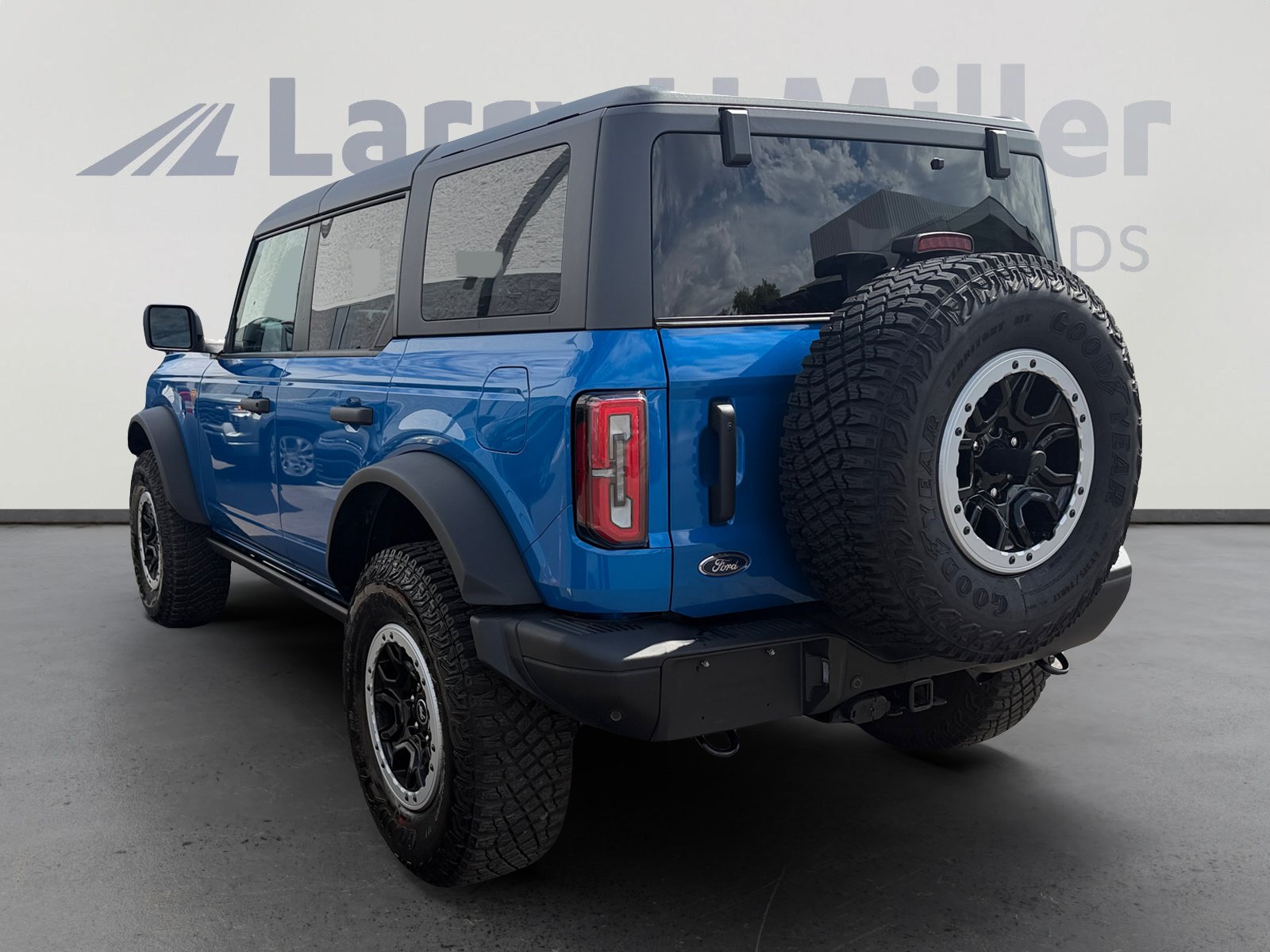 Certified 2024 Ford Bronco Badlands AWD/4WD image 3