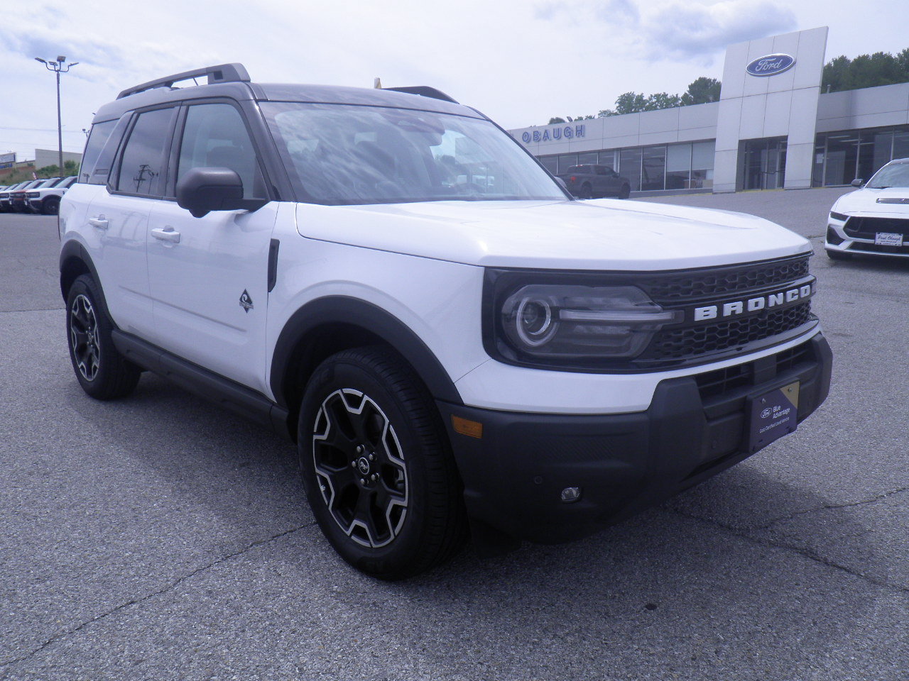 Certified 2025 Ford Bronco Sport Outer Banks w/ Outer Banks Tech Package+ AWD/4WD image 1