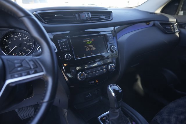 Used 2021 Nissan Rogue Sport SV image 25