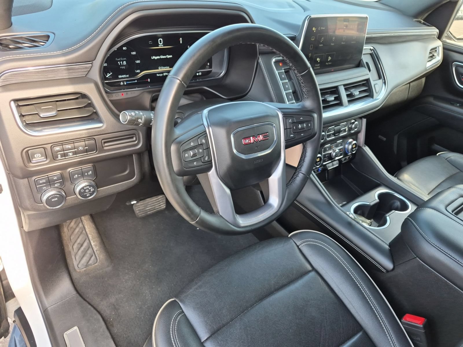 Used 2024 GMC Yukon XL SLT w/ SLT Luxury Package AWD/4WD image 11