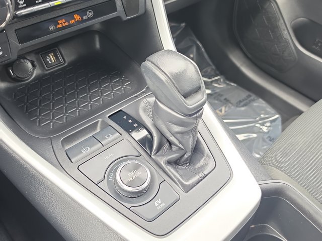Used 2024 Toyota RAV4 LE AWD/4WD image 27