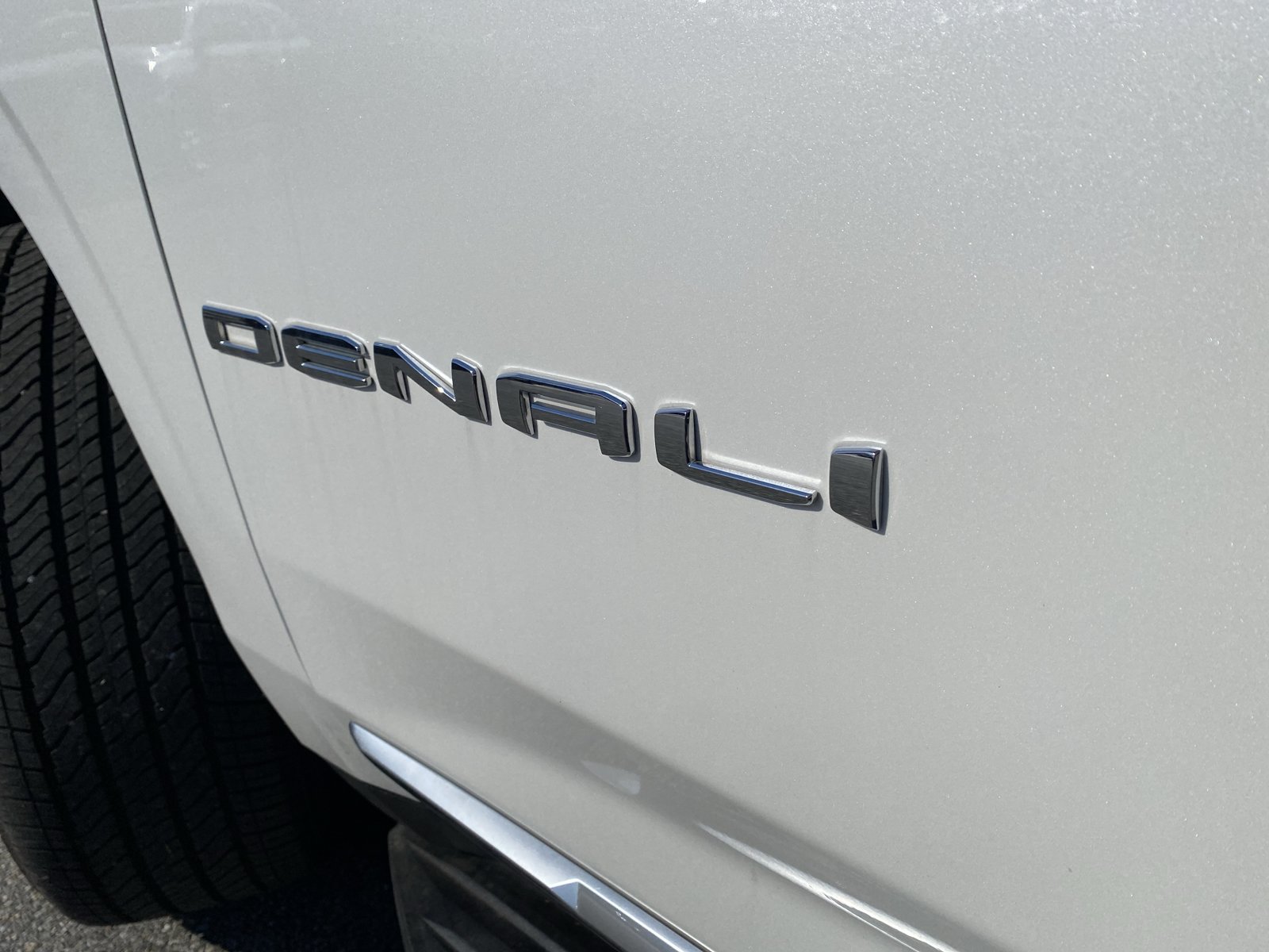Used 2023 GMC Yukon XL Denali w/ Max Trailering Package AWD/4WD image 6
