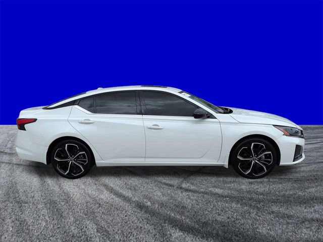 Used 2025 Nissan Altima 2.5 SR w/ SR Premium Package image 6