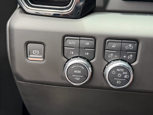Used 2023 GMC Sierra 1500 AT4 w/ AT4 Premium Package AWD/4WD image 26