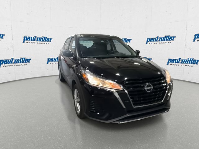 Used 2025 Nissan Kicks Play S FWD image 3