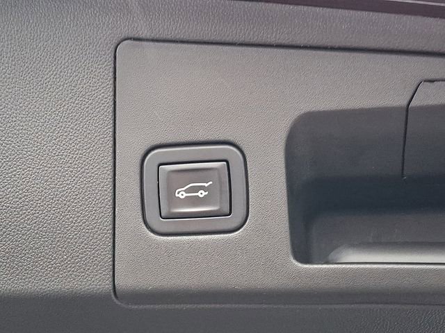 Used 2017 Cadillac XT5 Luxury w/ Driver Awareness Package image 36