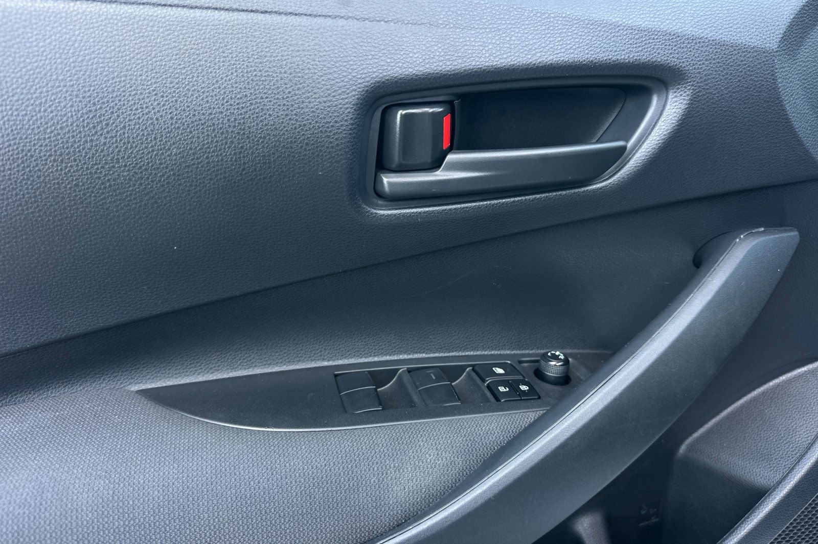 Used 2022 Toyota Corolla LE w/ LE Convenience Package FWD image 10