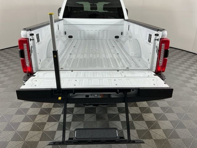 Certified 2025 Ford F350 Lariat w/ FX4 Off-Road Package AWD/4WD image 8