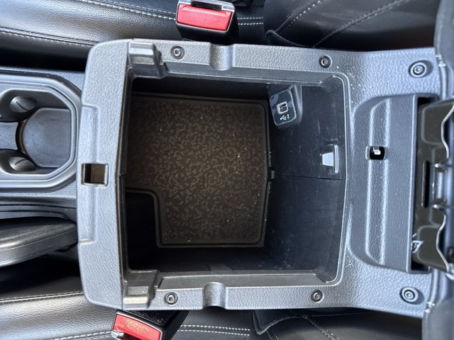 Used 2023 Jeep Wrangler Unlimited Sahara AWD/4WD image 14