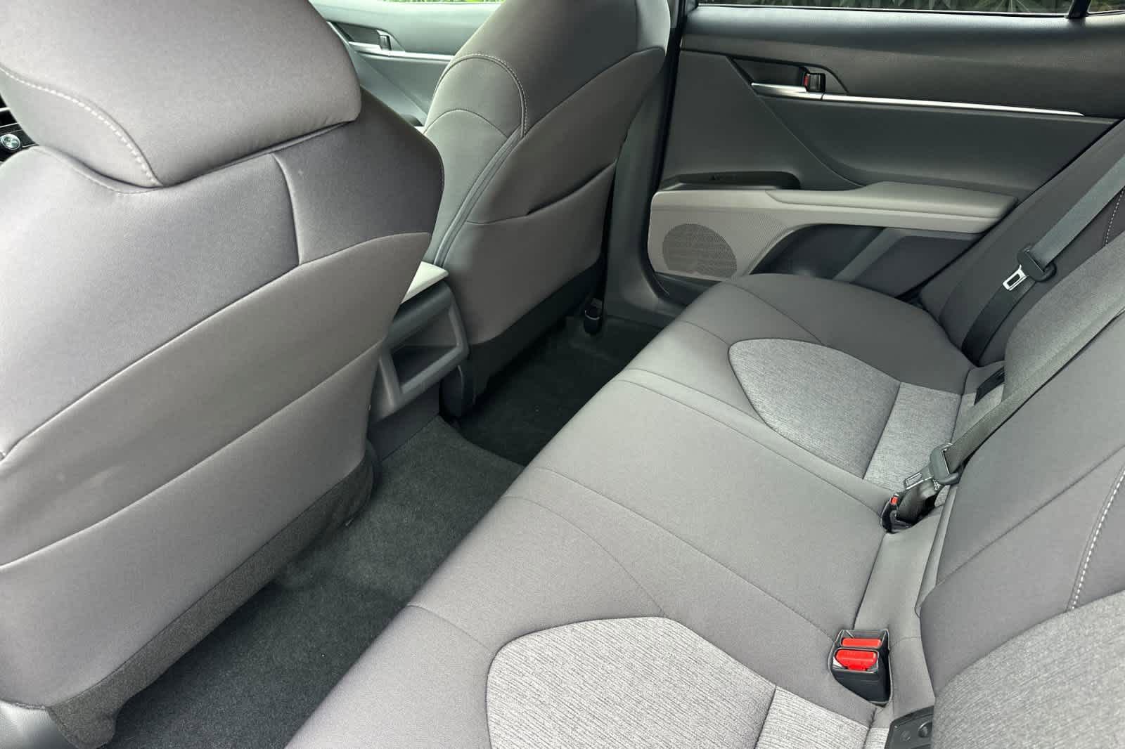 Used 2023 Toyota Camry LE FWD image 4