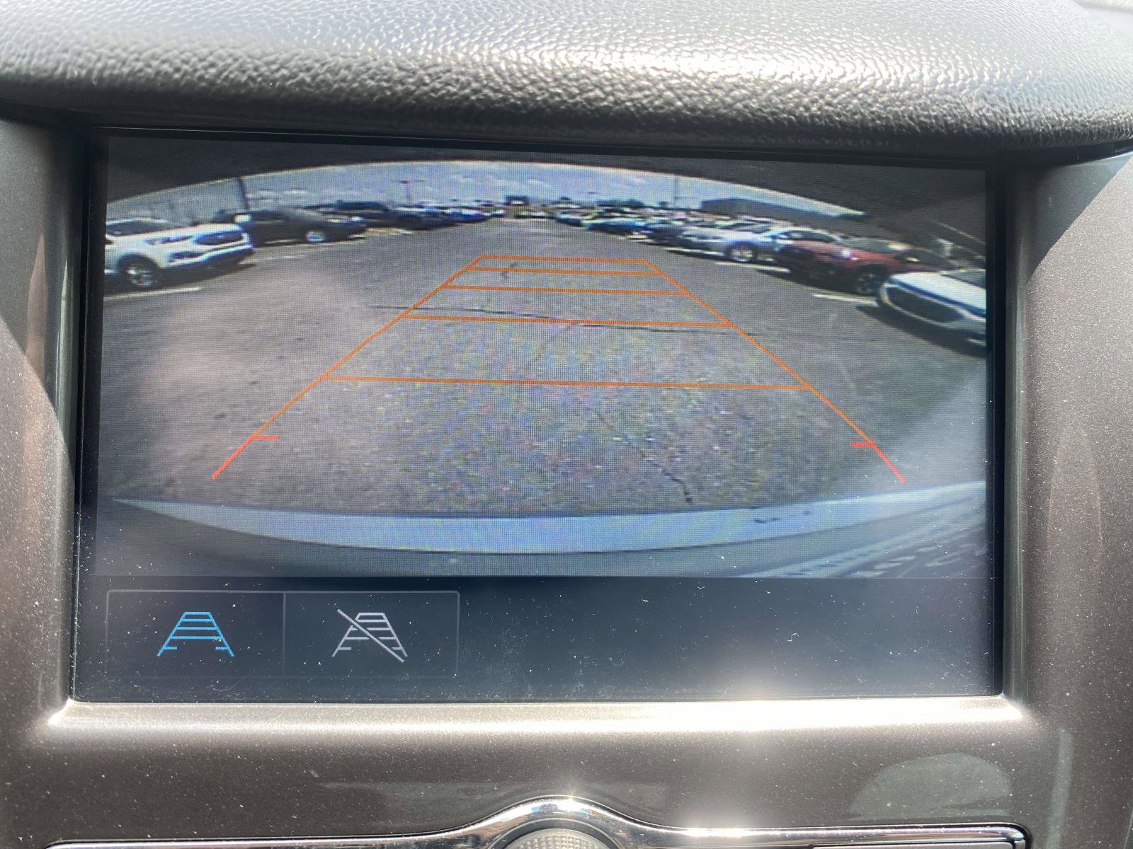 Used 2017 Chevrolet Cruze LT FWD image 19