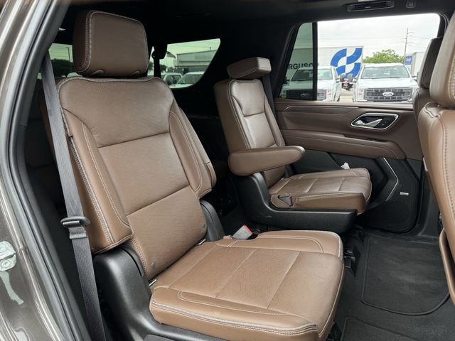 Used 2021 Chevrolet Tahoe High Country w/ Premium Package RWD image 32