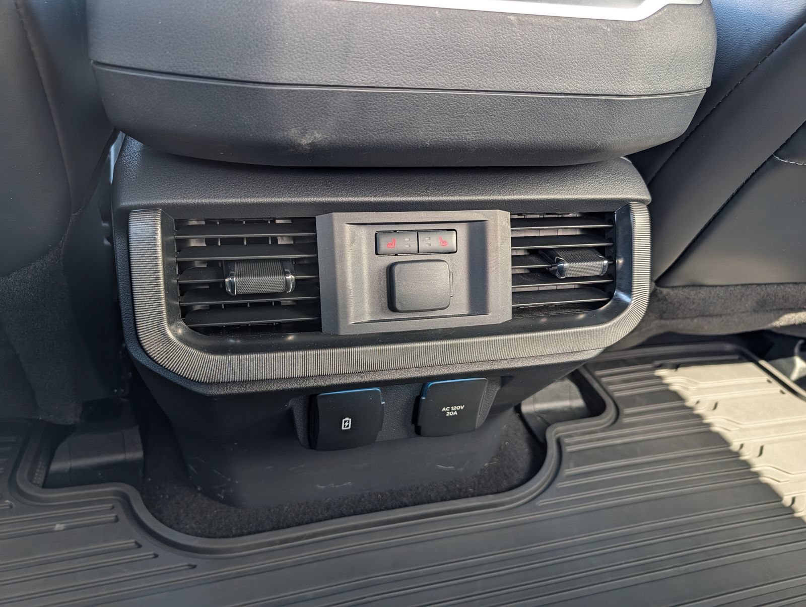 Certified 2024 Ford F150 Platinum w/ FX4 Off-Road Package AWD/4WD image 24