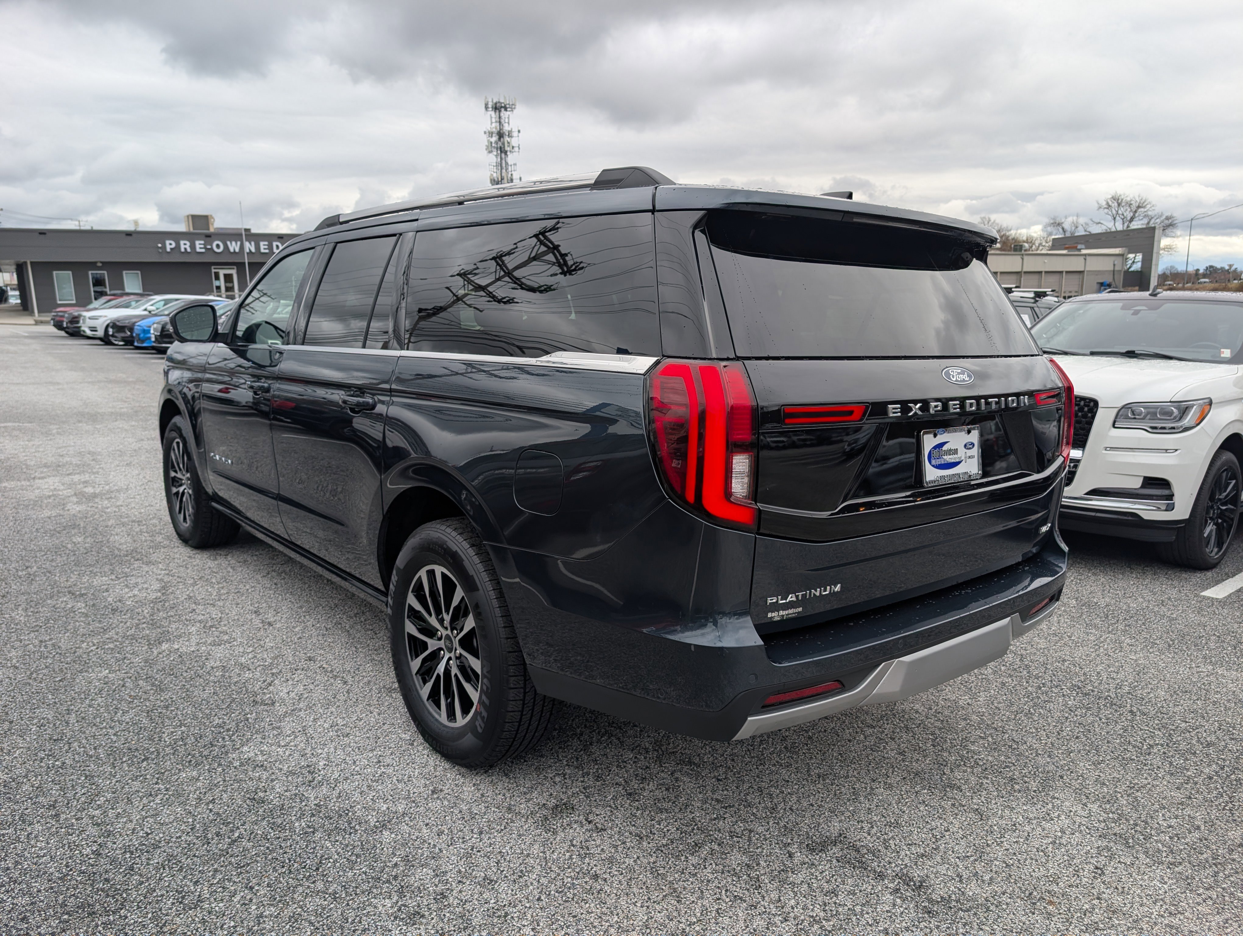Certified 2025 Ford Expedition Max Platinum AWD/4WD image 5