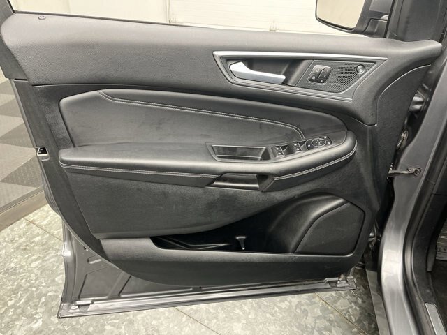 Certified 2024 Ford Edge Titanium AWD/4WD image 7