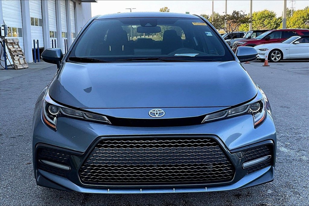 Used 2022 Toyota Corolla SE FWD image 2