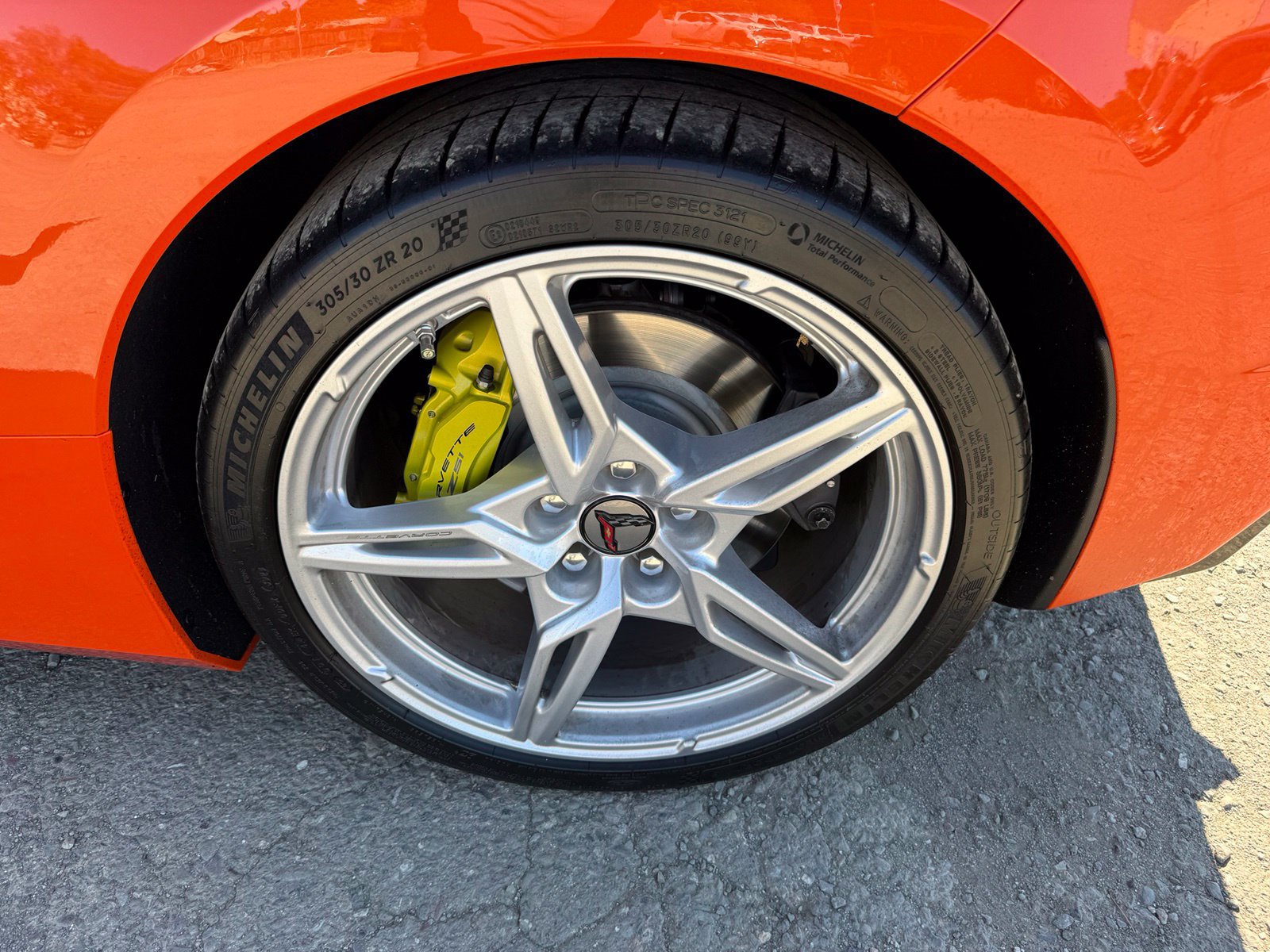 Used 2020 Chevrolet Corvette Stingray Coupe w/ Z51 Performance Package RWD image 13