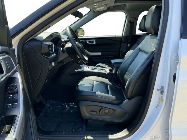 Certified 2023 Ford Explorer XLT w/ Equipment Group 202A image 10
