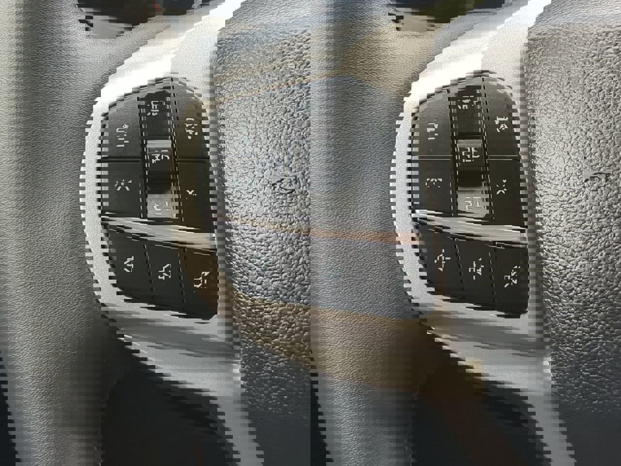 Certified 2025 Ford Explorer Active w/ Active Comfort Package image 23